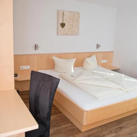 Hotel Garni Ragaz 3*